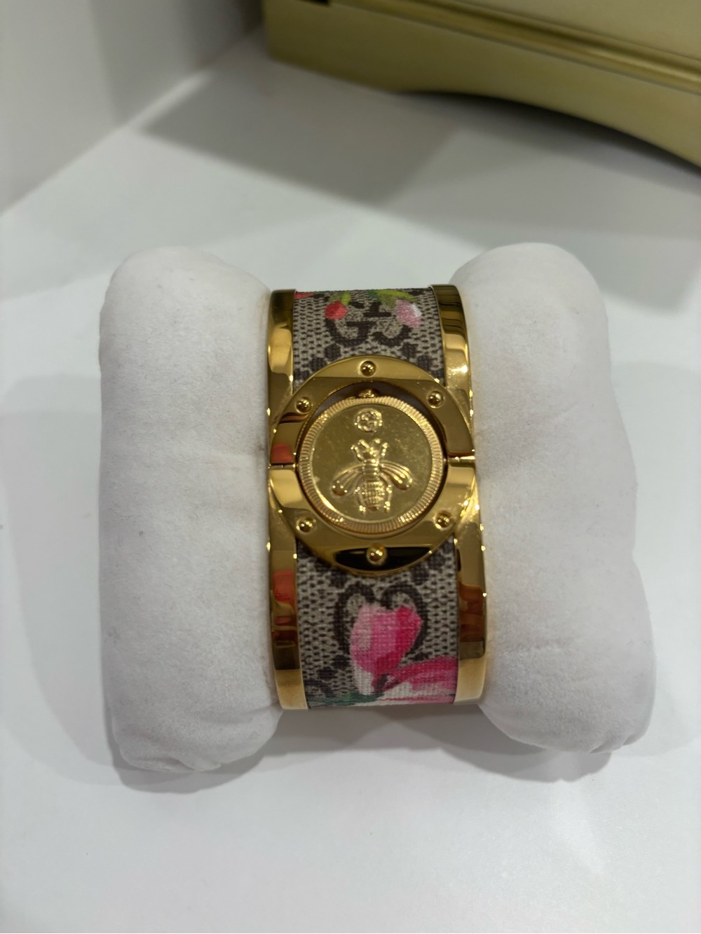 Gucci Bloom Twirl Bangle Bracelet watch - Gold Tone